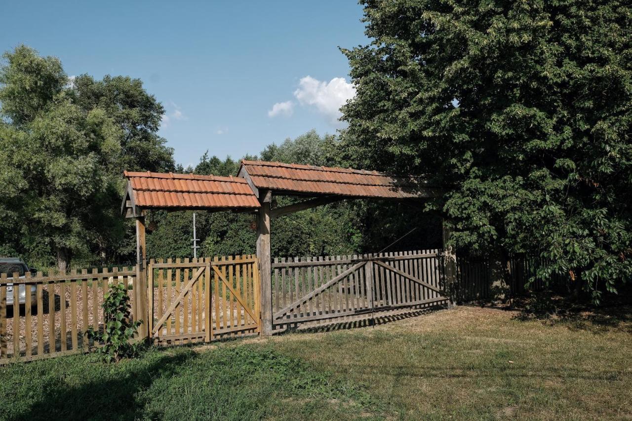 Вишнева Садиба Mys'ki Mlyny Exterior foto